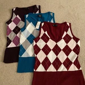 New York & Company argyle sweater vests set